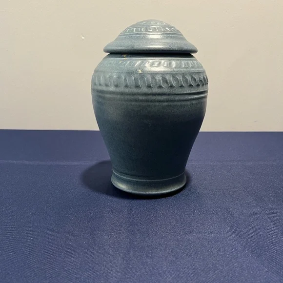 Vintage Signed Horton B-5 Elegant Blue Ceramic Vase - Picture 3 of 8